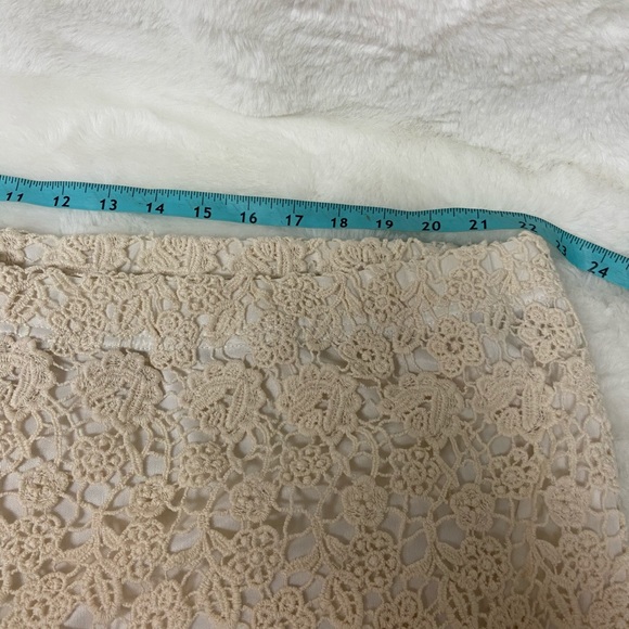 NWT! Alice & YOU lace flowers slip on cream shorts - Picture 5 of 9